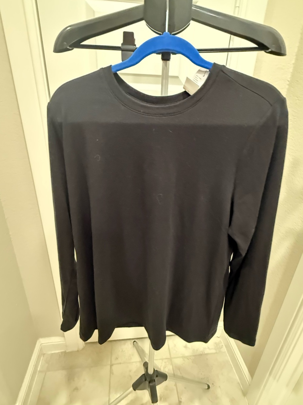 Lane Bryant Women’s Black Long-Sleeve Crew Neck Shirt